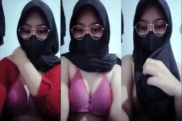 Bokep Jilbab ABG Toge Kacamata Live Barbar - BokepAnime
