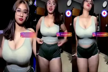 Tarian Selebgram Cantik Bikin Salfok Semua Pandangan - BokepAnime